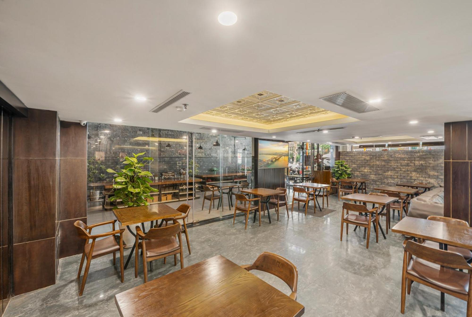 Palazzo Luxury Hotel Da Nang Exterior photo