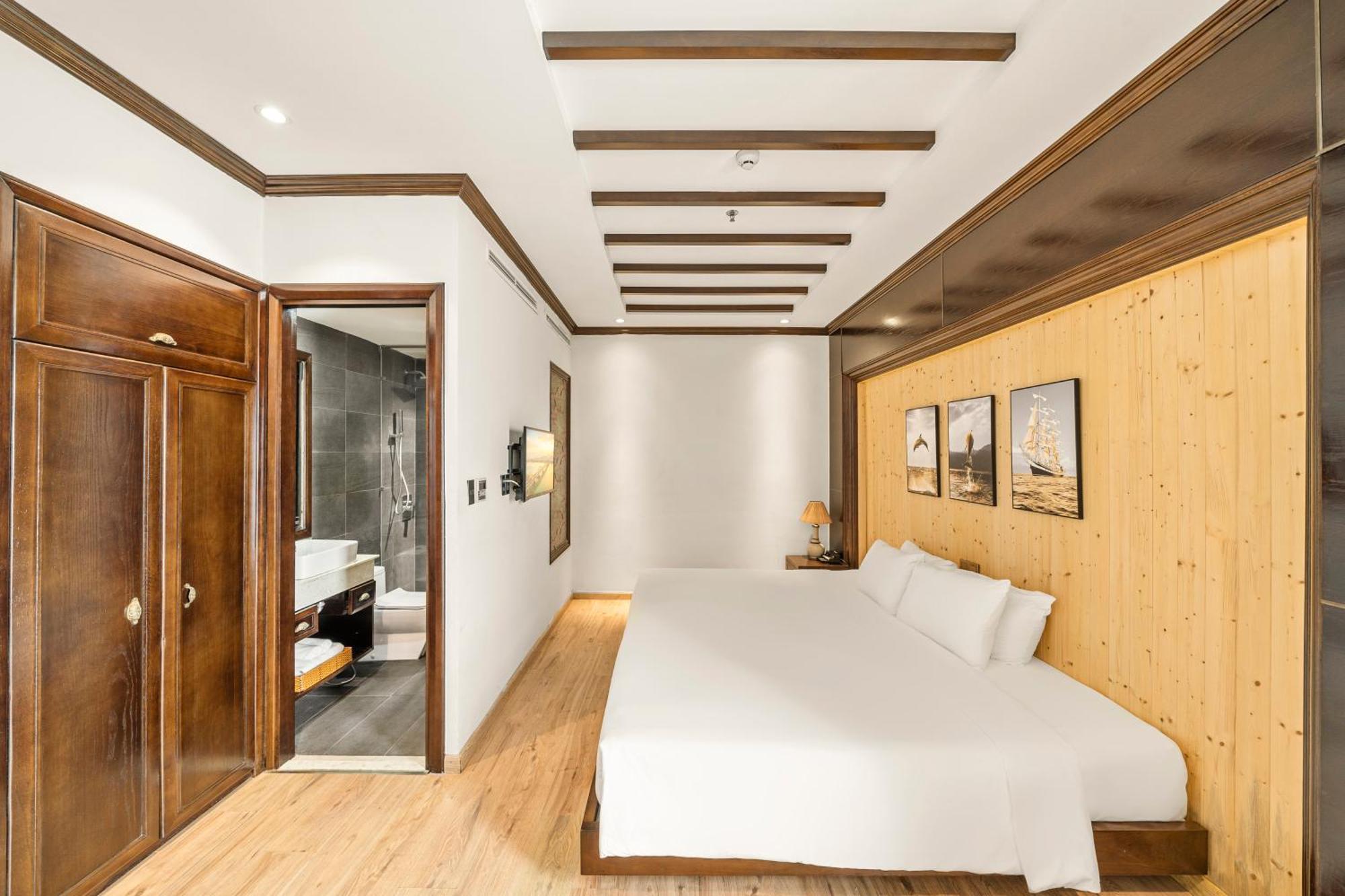Palazzo Luxury Hotel Da Nang Exterior photo