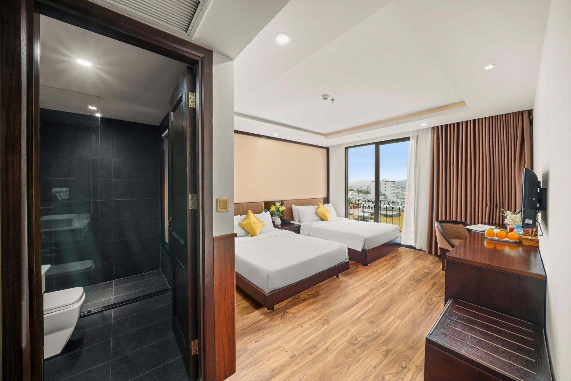 Palazzo Luxury Hotel Da Nang Exterior photo