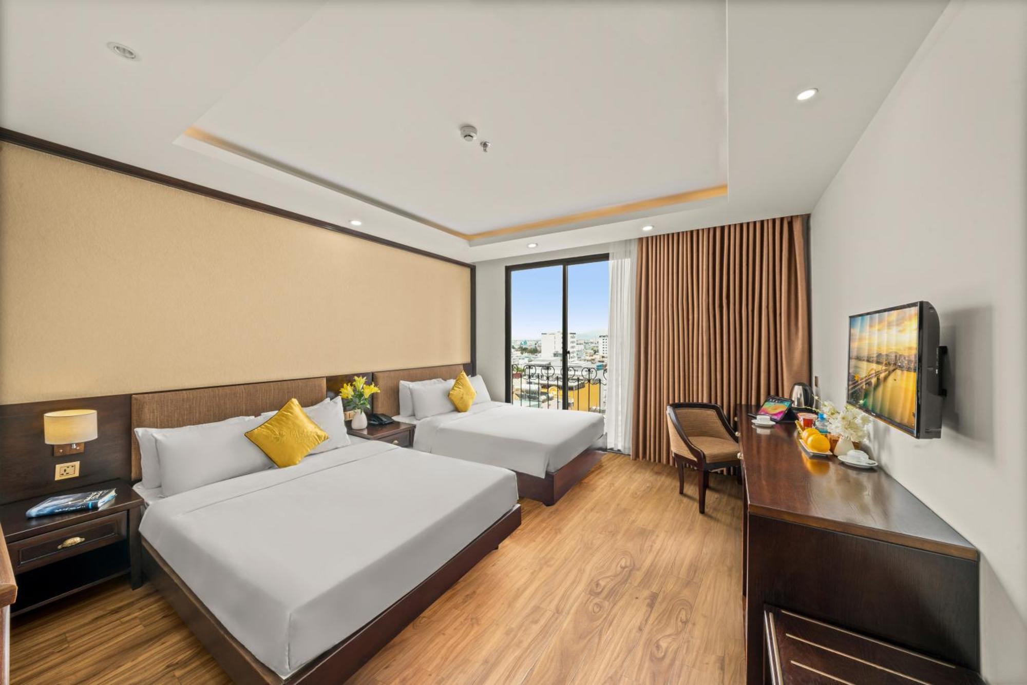 Palazzo Luxury Hotel Da Nang Exterior photo