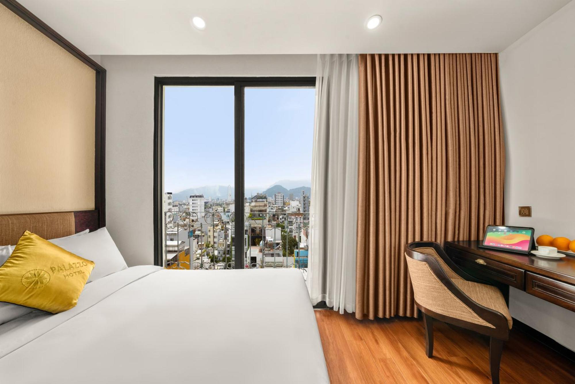 Palazzo Luxury Hotel Da Nang Exterior photo