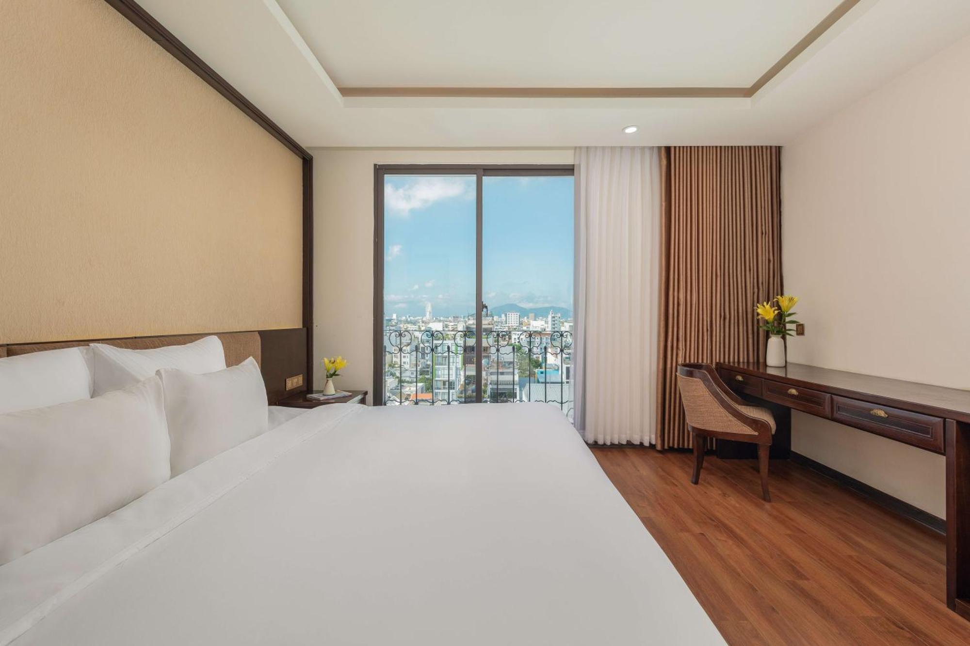 Palazzo Luxury Hotel Da Nang Exterior photo