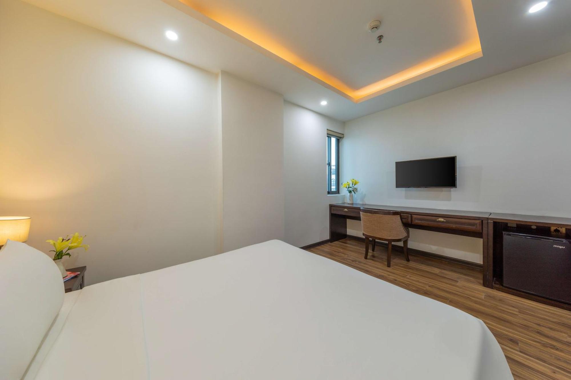 Palazzo Luxury Hotel Da Nang Exterior photo